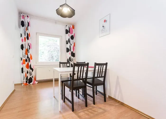 Sahlfeld Im Herzen Von Берлин